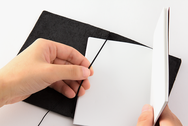 Traveler's Notebook Passport Black